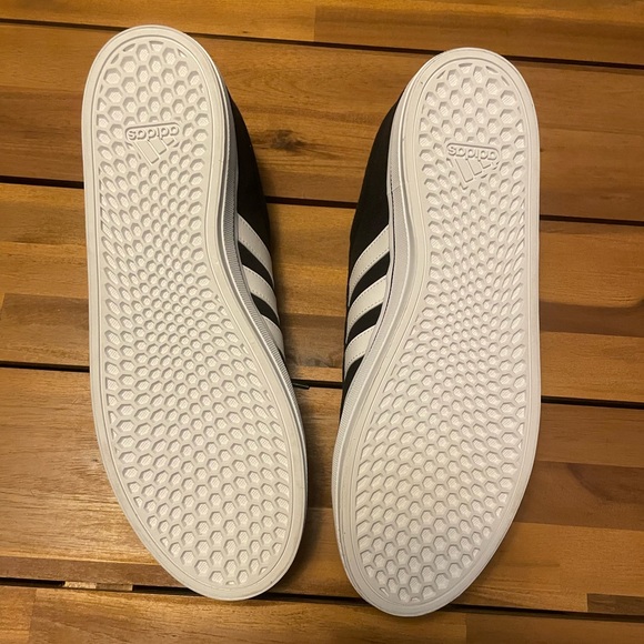 Adidas Bravada 2.0 Skate Sneaker - Picture 2 of 5